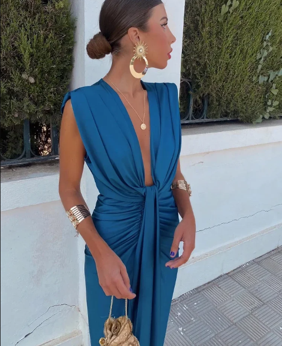 Feera™ | Elegant Party Dress with Deep Neckline